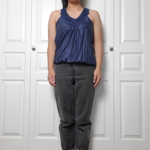 Blue Sleeveless Blouse - Picture 2 of 6